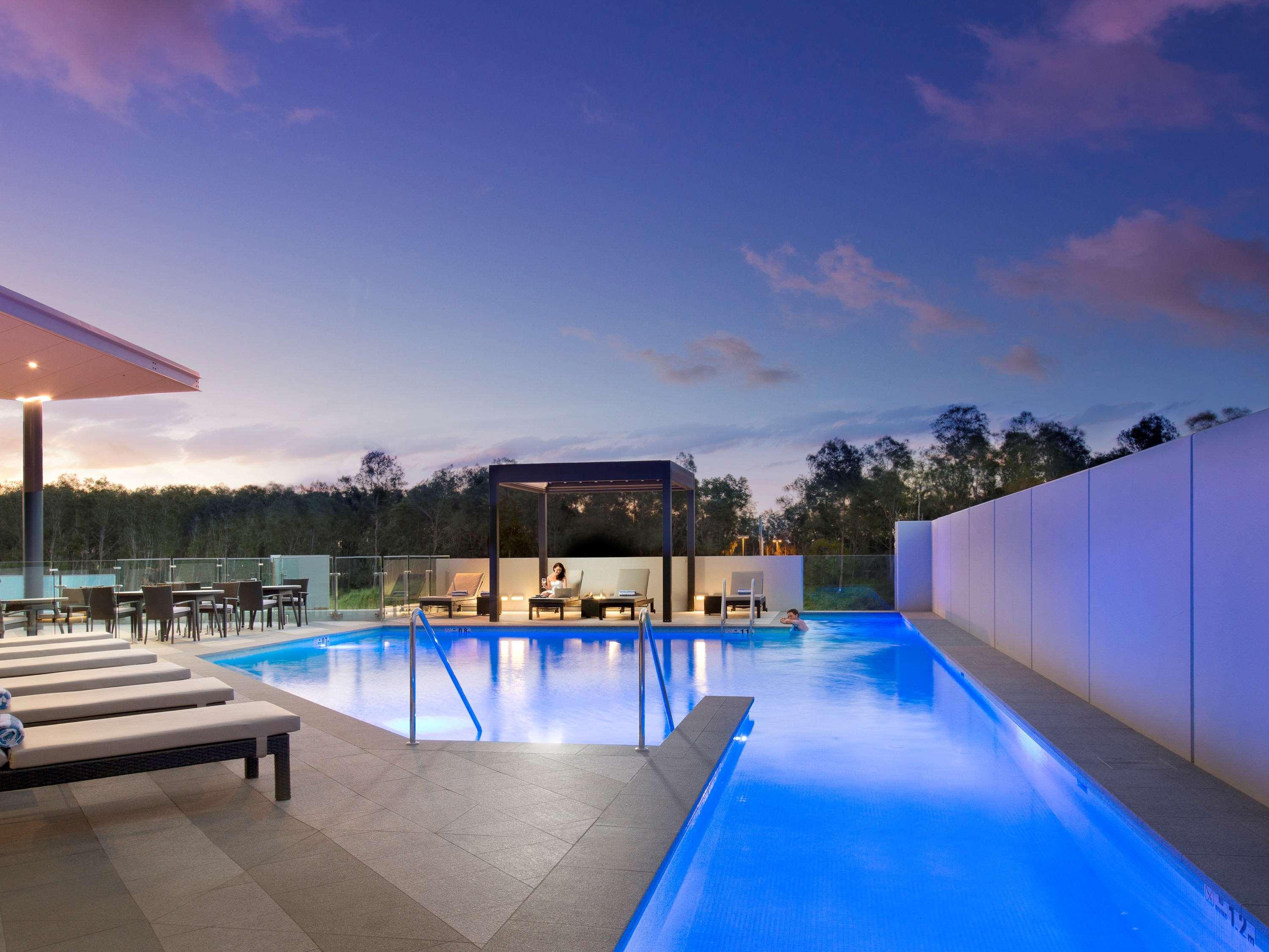 Hotel Pullman Brisbane Airport Exteriér fotografie The pool at the home of Australian cricket player Glenn McGrath