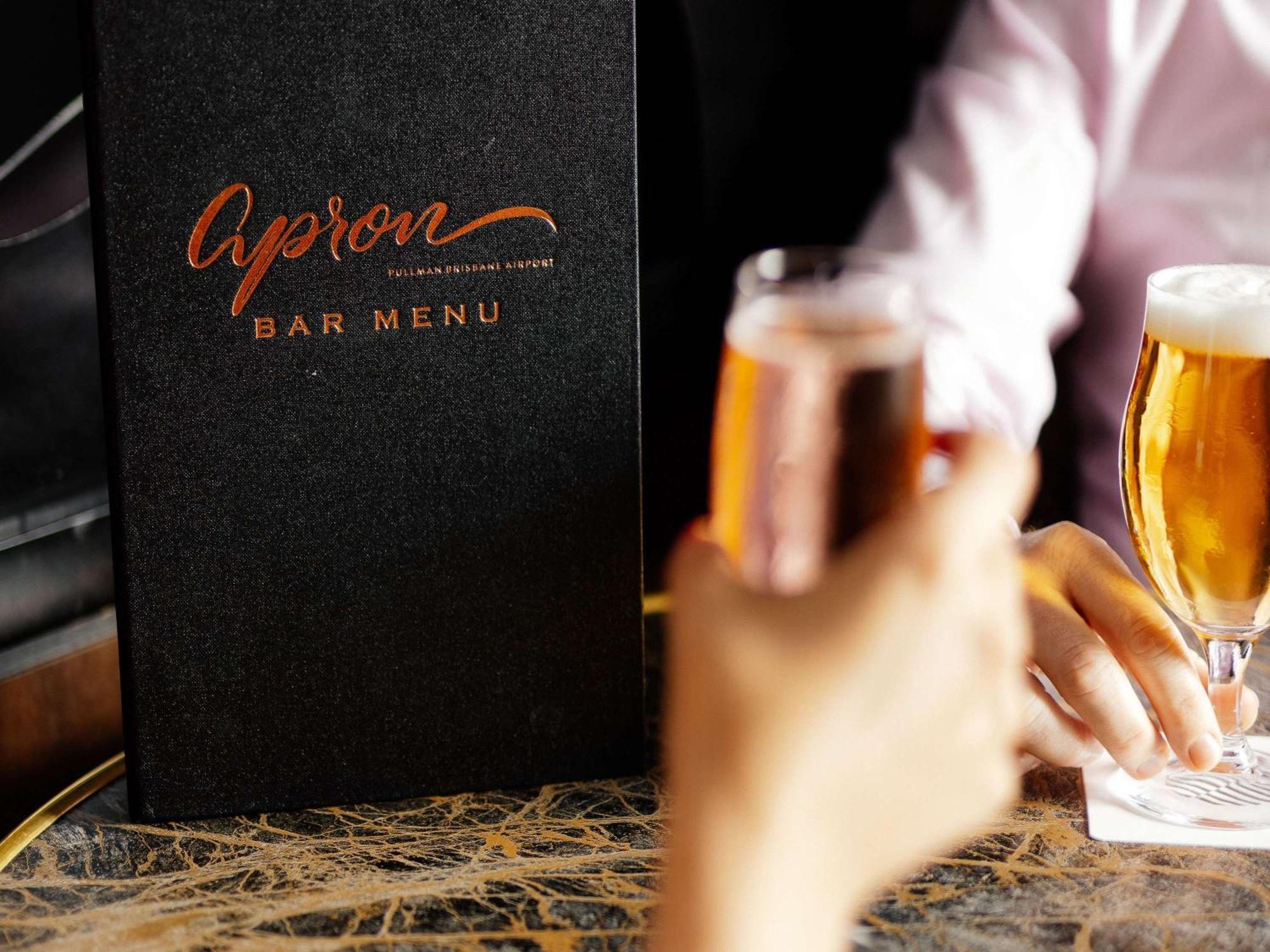 Hotel Pullman Brisbane Airport Exteriér fotografie A bar menu